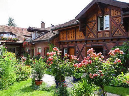 Hotel Zur Krone Ауген Екстериор снимка